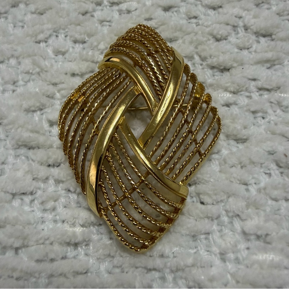 Vintage Monet Gold Toned Diamond Shape Brooch